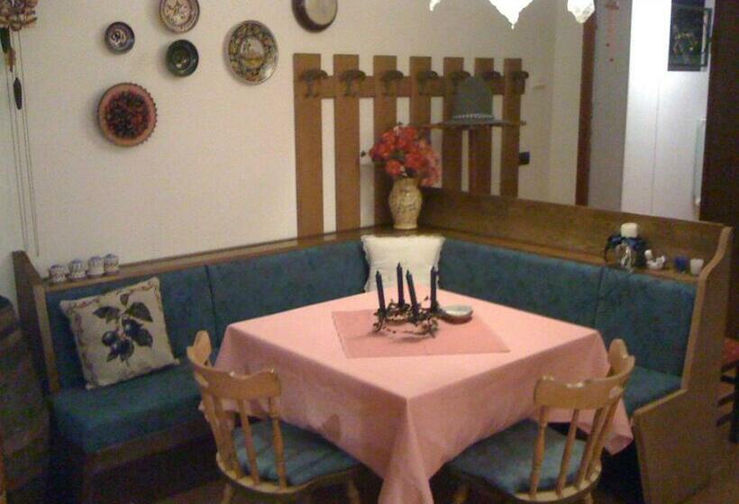 اتاق استاندارد سه نفره, Bike Hotel Abete