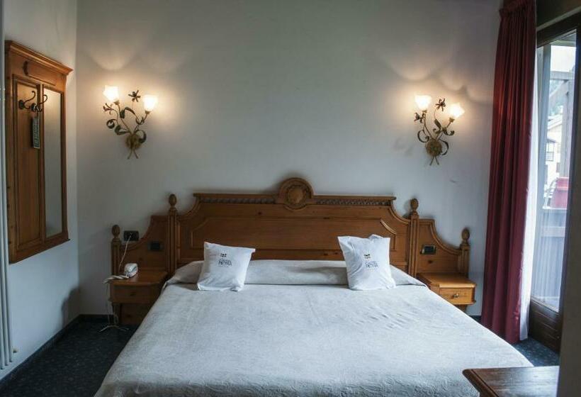 غرفة قياسية, Castel Pietra