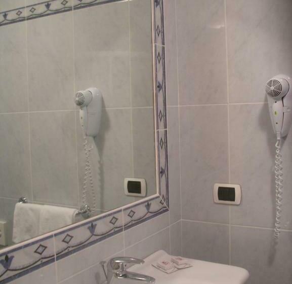 شقة غرفة واحدة, Castel Pietra