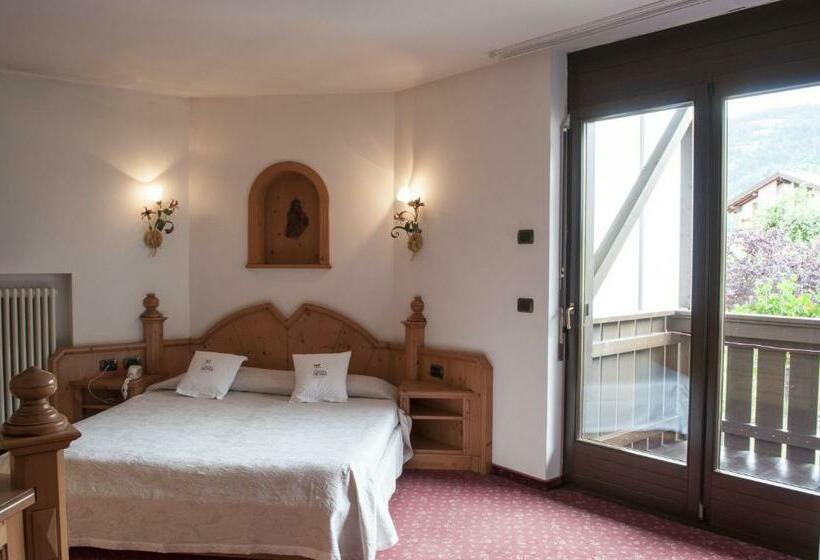 جناح, Castel Pietra