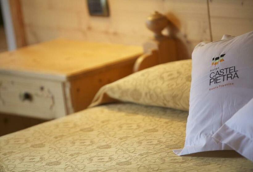 غرفة سوبيريور, Castel Pietra