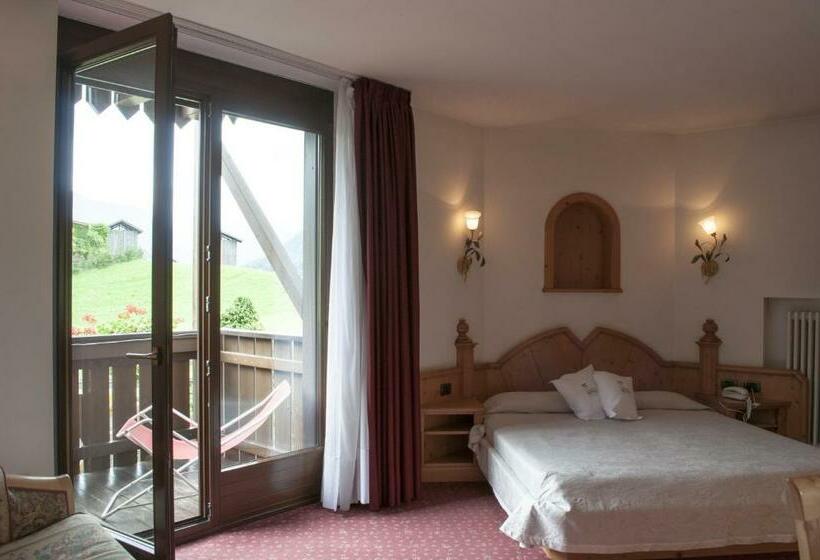 غرفة سوبيريور, Castel Pietra