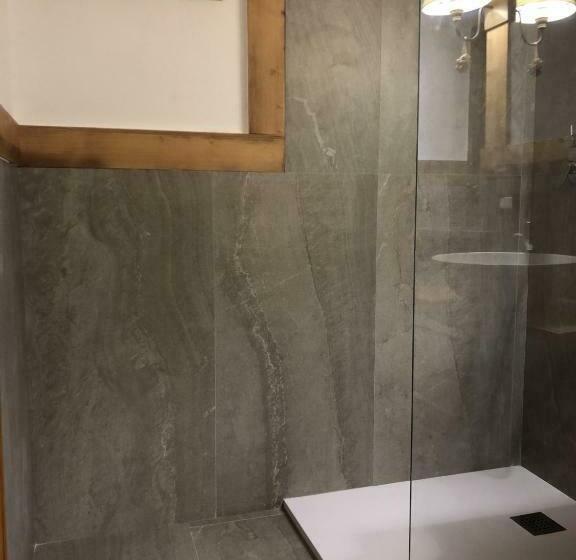 غرفة قياسية, Coeur Du Village