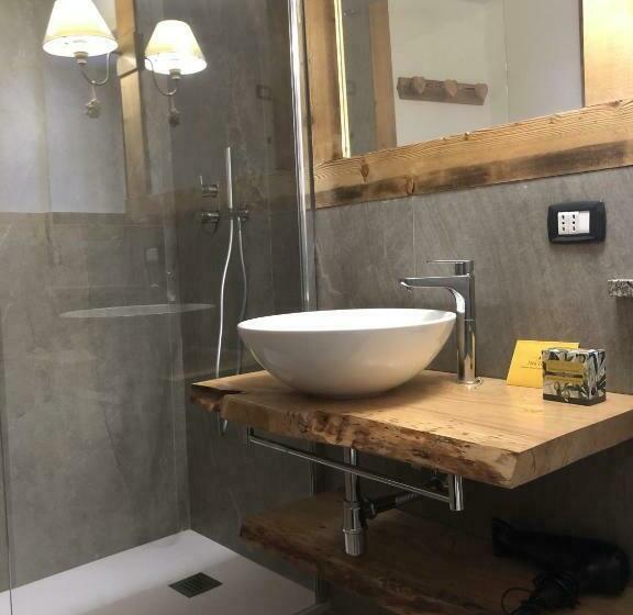 غرفة قياسية, Coeur Du Village