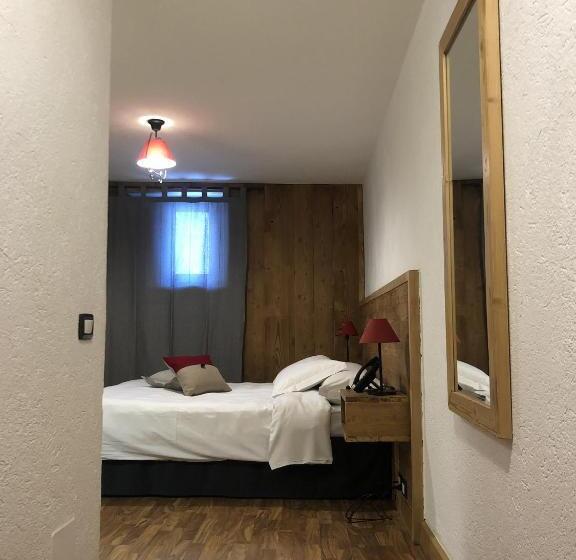 غرفة قياسية, Coeur Du Village