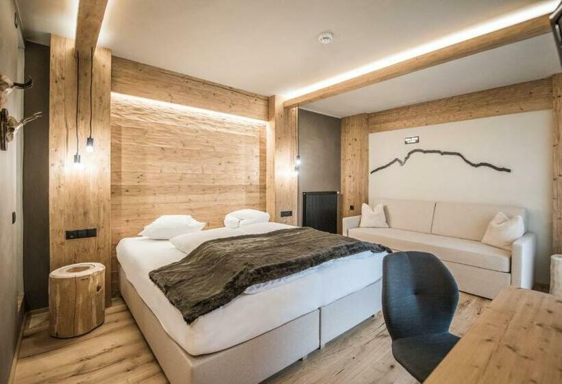 Номер Deluxe с Балконом, Edelweiss