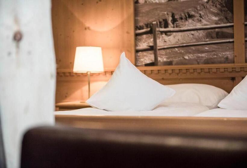 اتاق استاندارد سه نفره, Eggentaler