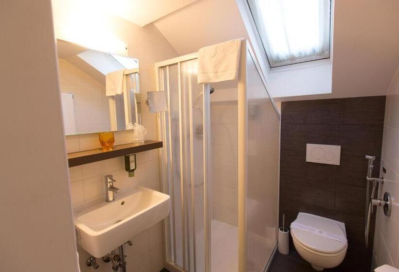 اتاق استاندارد چهار تخته, Eggentaler