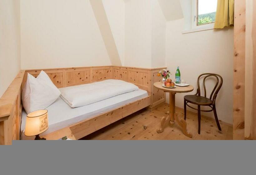 اتاق استاندارد با چشمانداز کوهستان, Gasthof Kohlern 1130 M