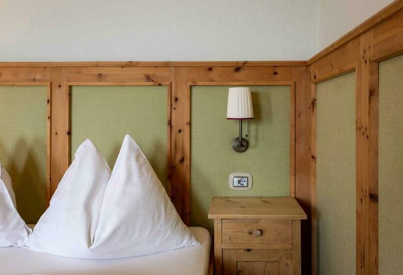 اتاق استاندارد با چشمانداز کوهستان, Gasthof Kohlern 1130 M