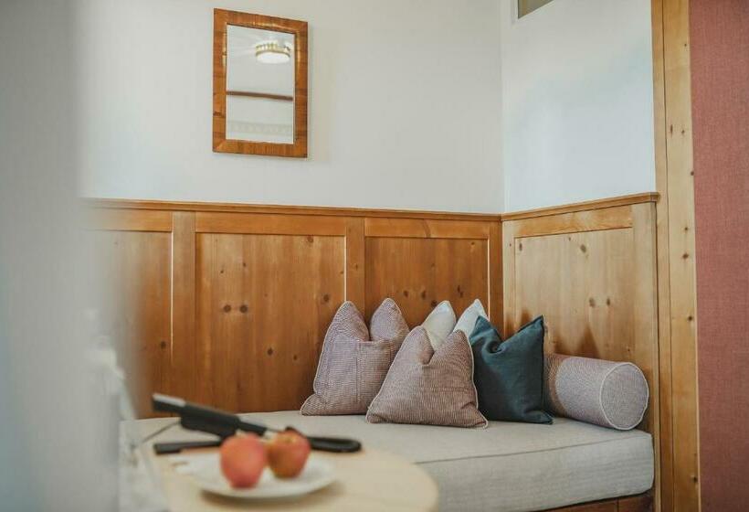 سوییت جونیور با بالکن, Gasthof Kohlern 1130 M