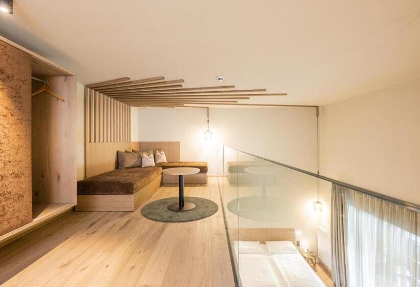 수피리어 스위트, Loewe Dolomites