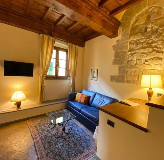 Comfort room with city view, Palazzo Squarcialupi
