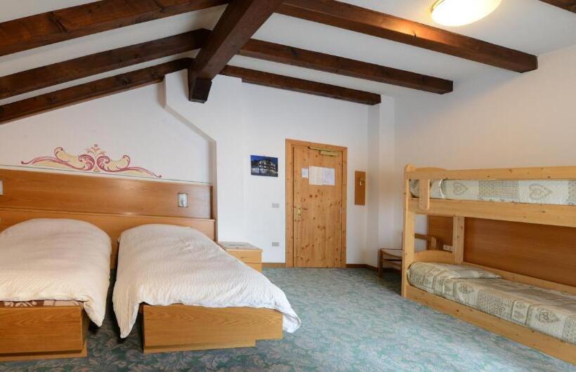 חדר סטנדרט לארבעה, Presena