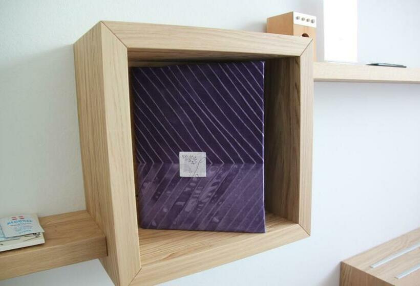 דירת חדר, Residence Die Färbe