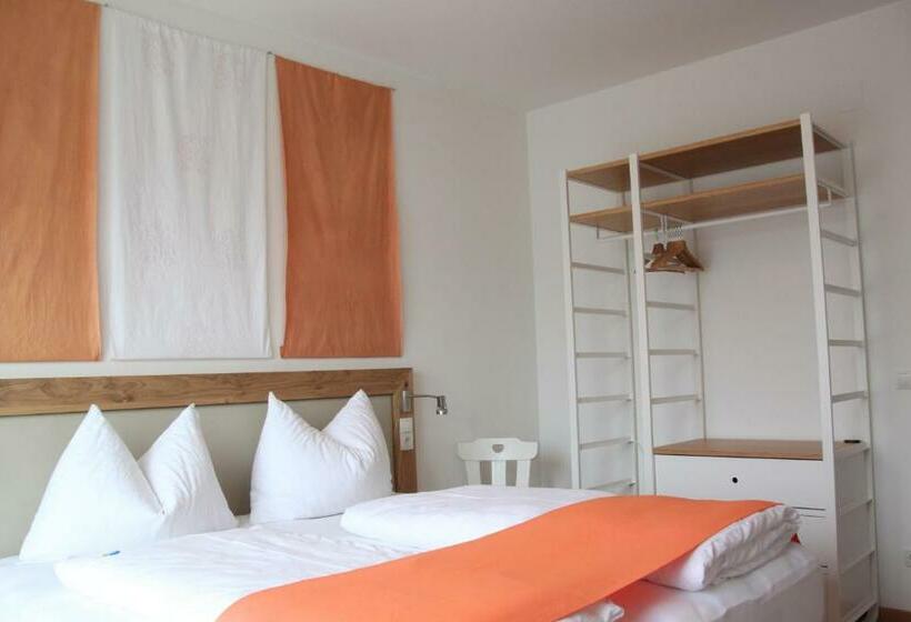 דירת חדר, Residence Die Färbe