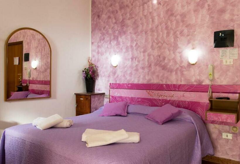 חדר סטנדרט, Ristorante Supersonik