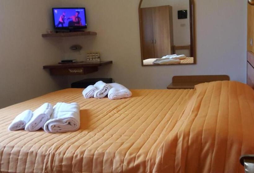 חדר סטנדרט, Ristorante Supersonik