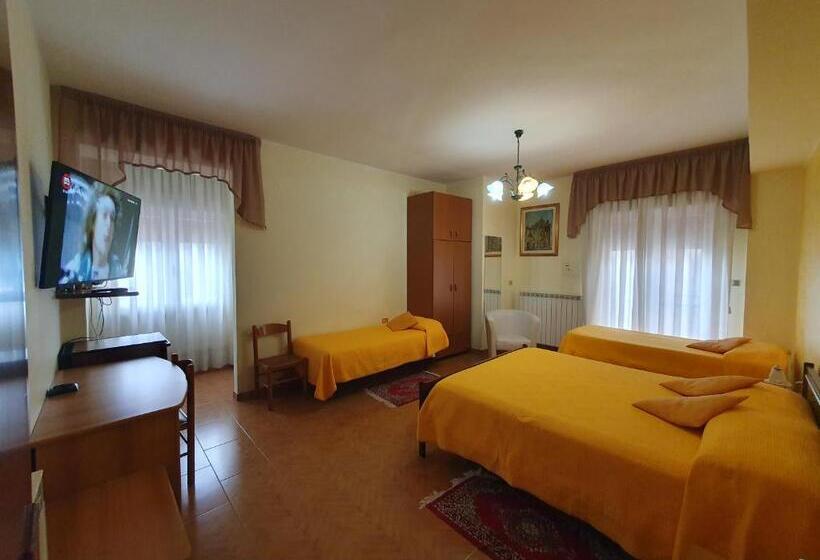 חדר סטנדרט לארבעה, Ristorante Supersonik