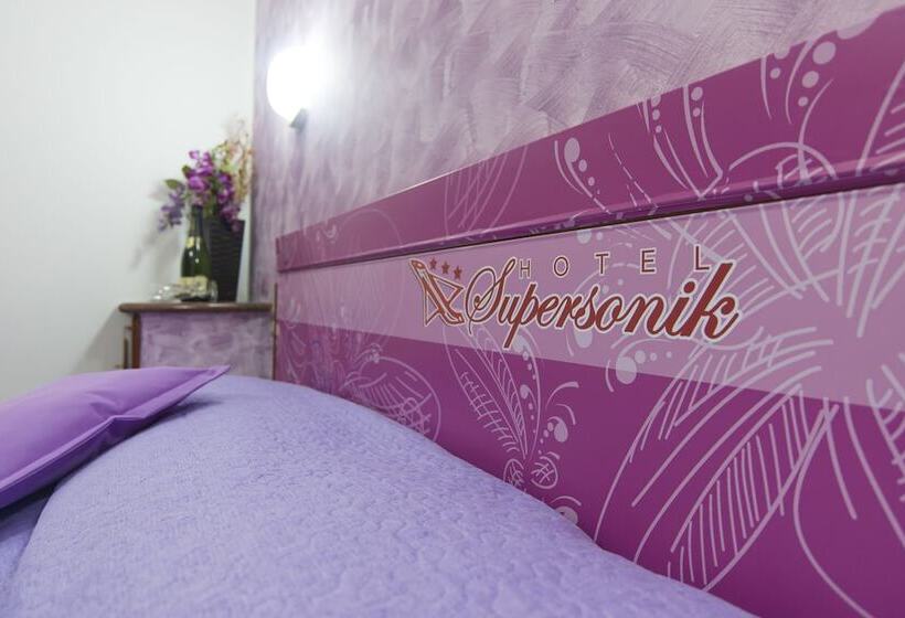 חדר סטנדרט, Ristorante Supersonik