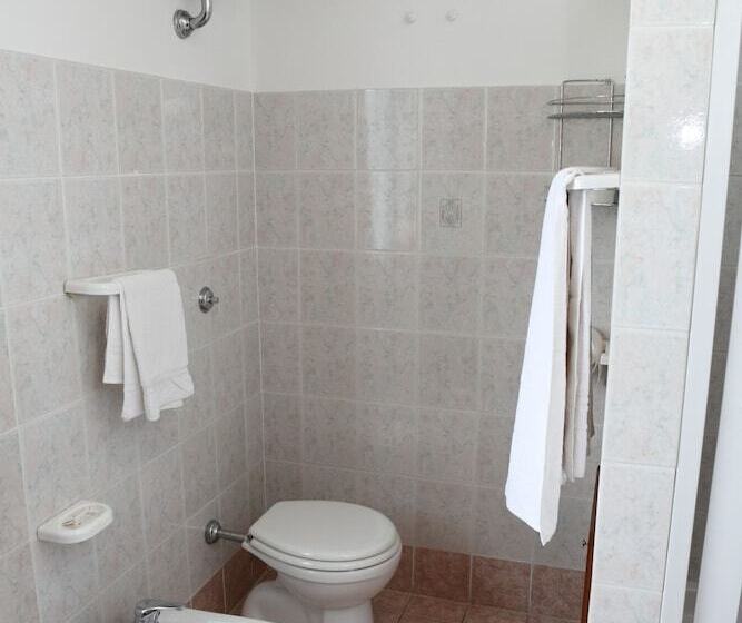 חדר סטנדרט לארבעה, Ristorante Supersonik