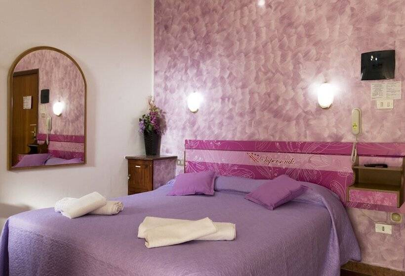 חדר סטנדרט, Ristorante Supersonik