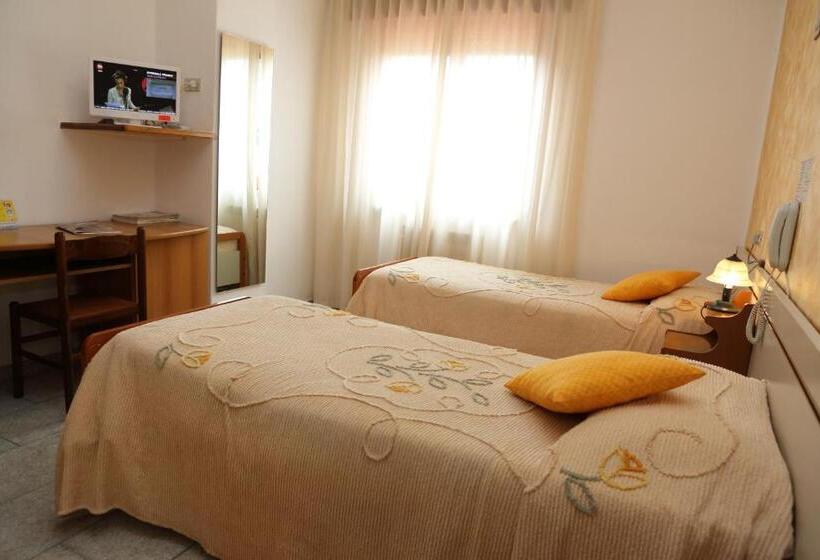 חדר סטנדרט, Ristorante Supersonik