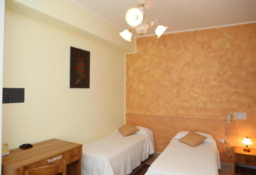 חדר סטנדרט, Ristorante Supersonik