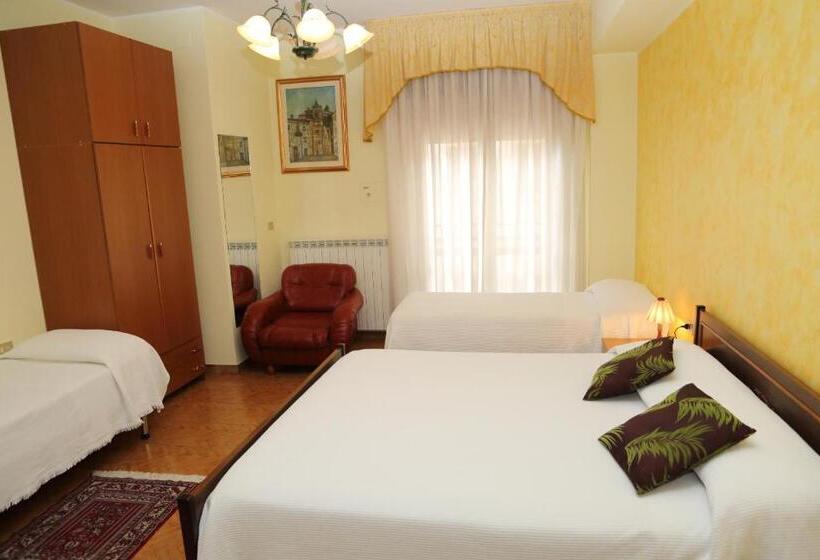 חדר סטנדרט לארבעה, Ristorante Supersonik