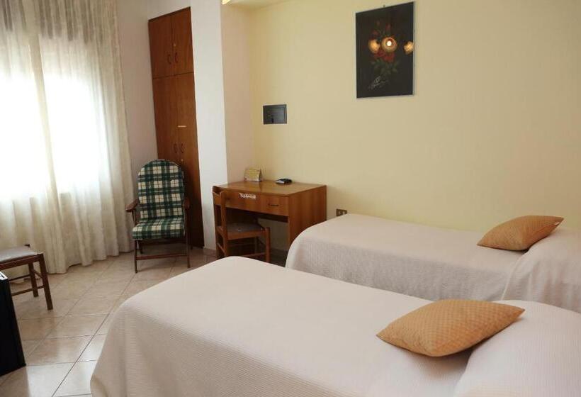 חדר סטנדרט, Ristorante Supersonik