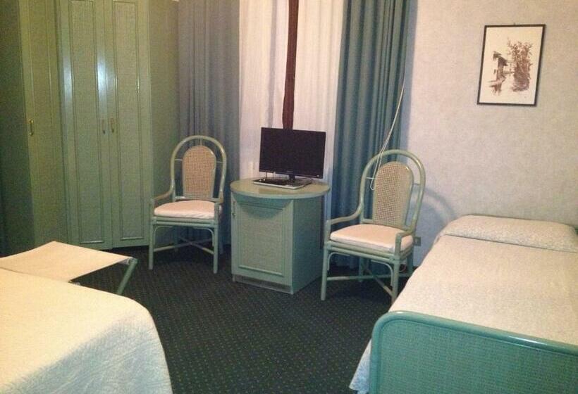 标准间带阳台, Sonia