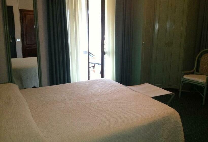 标准间带阳台, Sonia