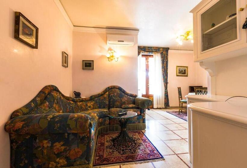 带露台两卧公寓, Sonia