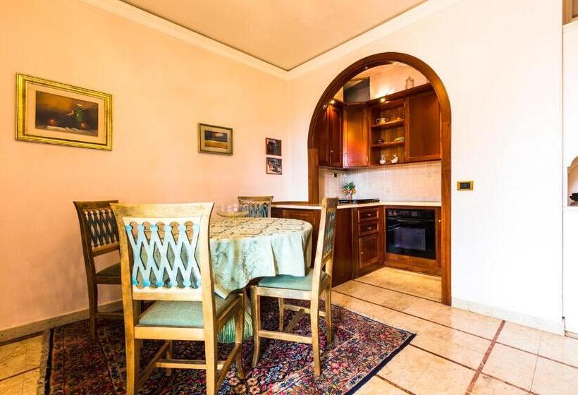 带露台两卧公寓, Sonia