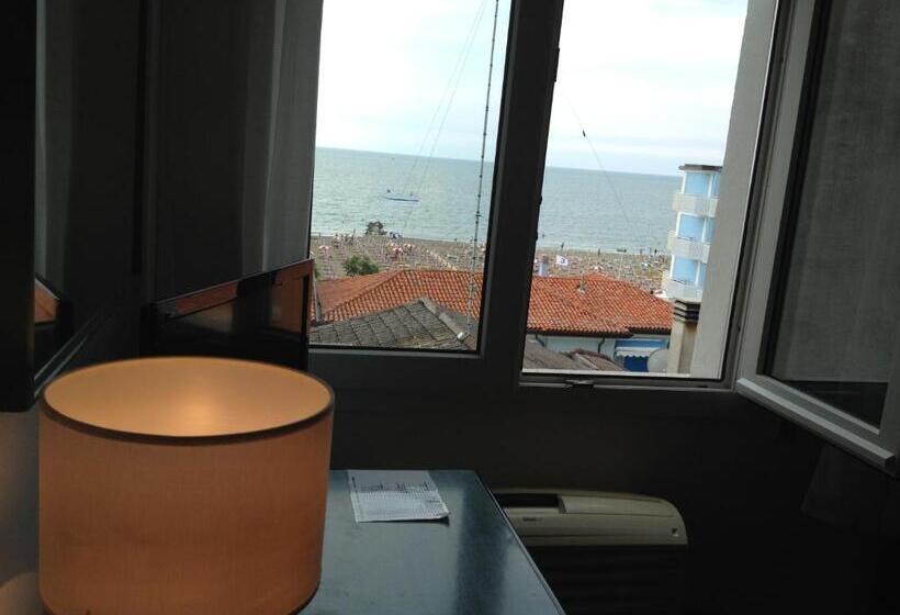 اتاق کلاسیک یک تخته, Splendid