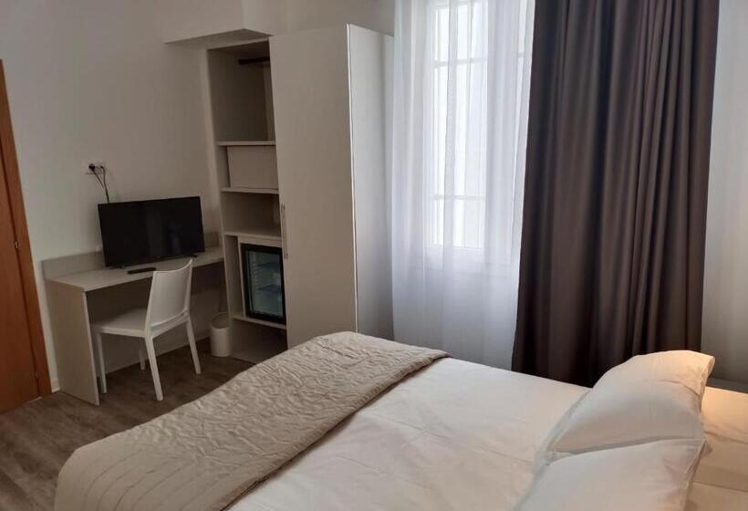 اتاق استاندارد, Splendid