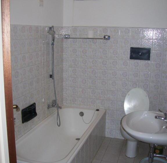 Standard room with outdoor bath, Valle Intelvi