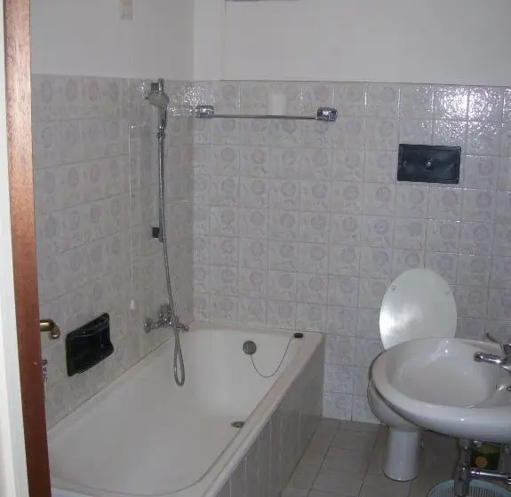 Habitación Estándar Baño Exterior, Valle Intelvi