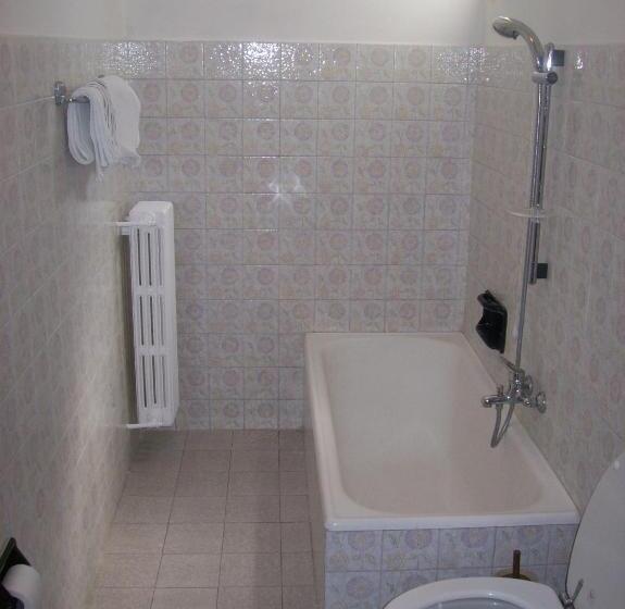 חדר סטנדרט לשלושה עם מרפסת, Valle Intelvi