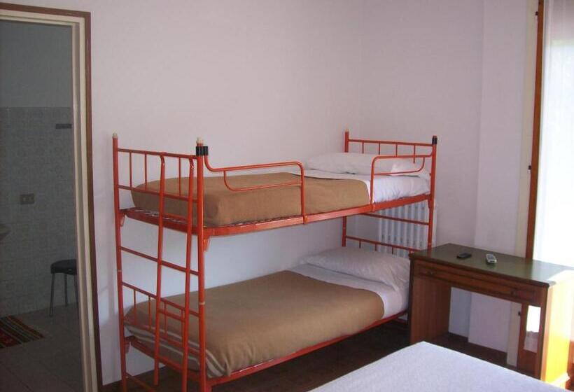 חדר משפחתי, Valle Intelvi