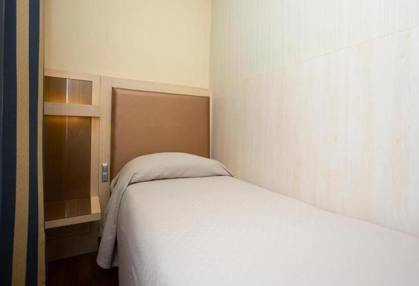 اتاق استاندارد سه نفره, Velino