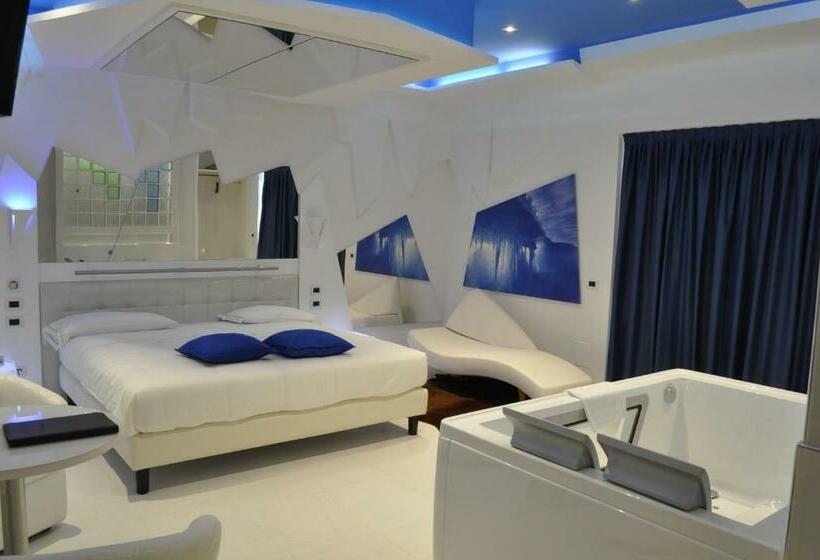 バスタブ付きデラックスルーム, Motel 2