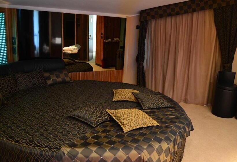 バスタブ付きデラックスルーム, Motel 2