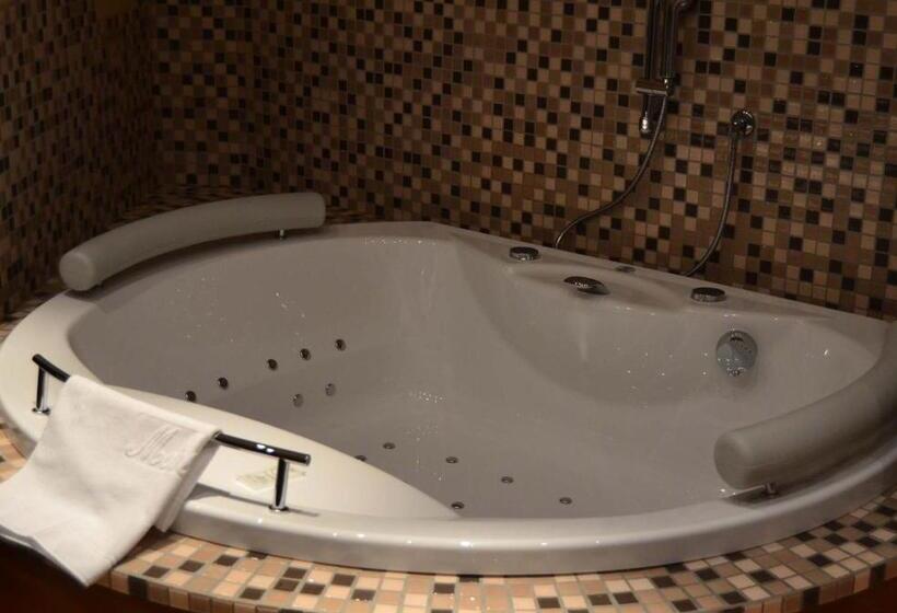 バスタブ付きデラックスルーム, Motel 2