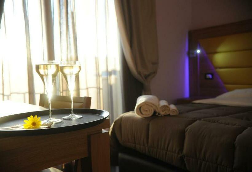 Номер Стандарт, Ostia Antica Suite B&b