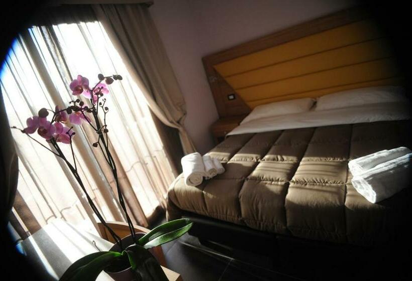 Номер Стандарт, Ostia Antica Suite B&b