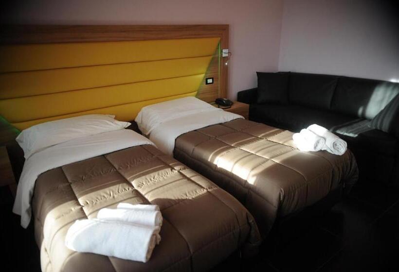 Номер Стандарт, Ostia Antica Suite B&b
