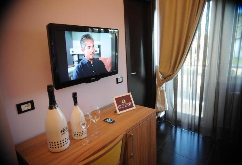 Номер Стандарт, Ostia Antica Suite B&b