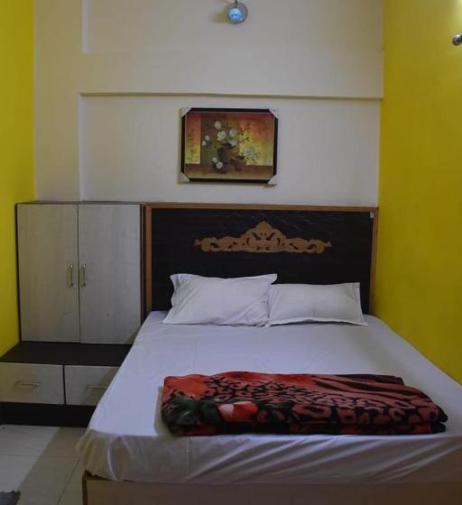 Студия Стандарт, Amudha Hotels & Restaurant