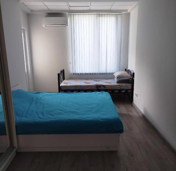 اتاق لوکس با بالکن, Aydeniz Hostel